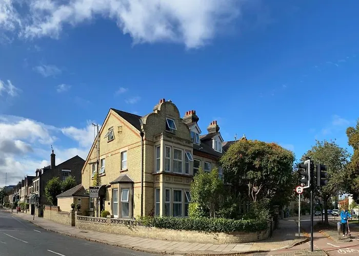 A & B Guest House Cambridge Ltd